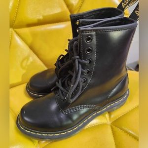 Dr Martens 1460 8 eye women’s 6